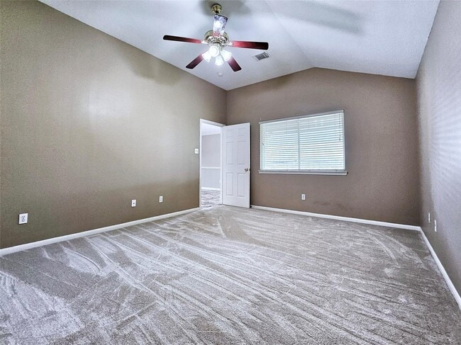 Building Photo - 16611 Creek Trail