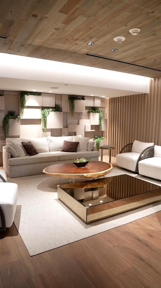 Building Photo - 2301 Collins Ave