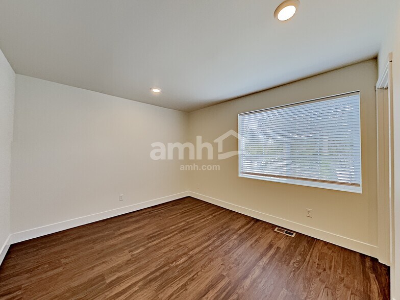 Building Photo - 12726 81st Ave Ct E