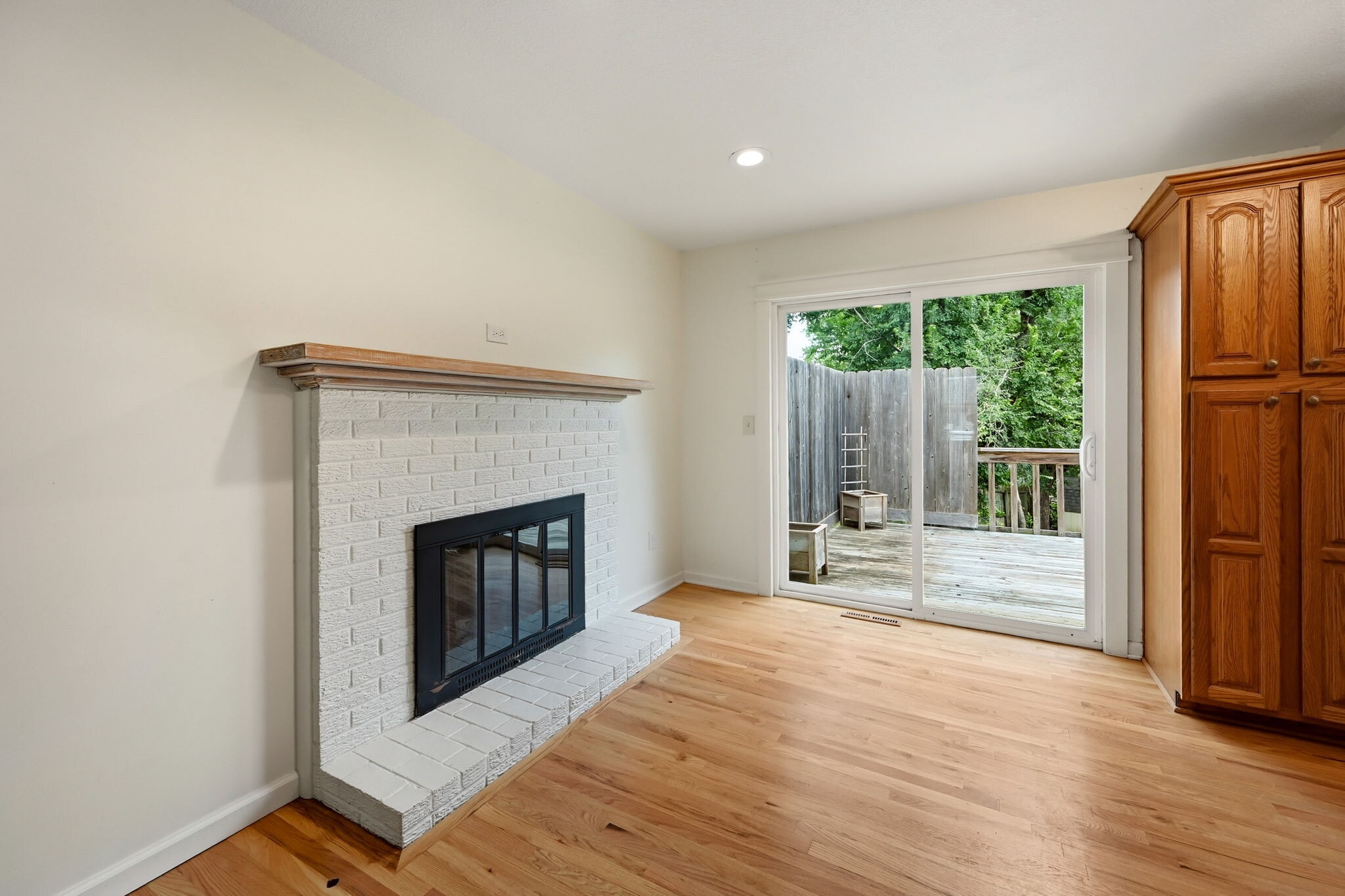 Building Photo - 303 S.W. Pinnell Dr