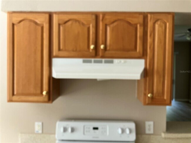 Building Photo - 15848 Leatherleaf Ln