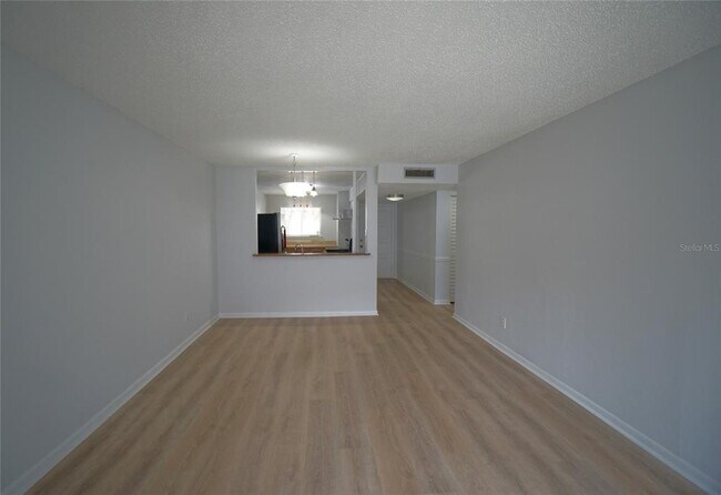 Building Photo - 6338 Newtown Cir