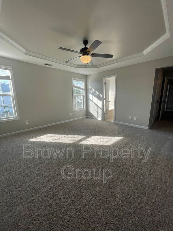 Building Photo - 370 Fairfield Cir