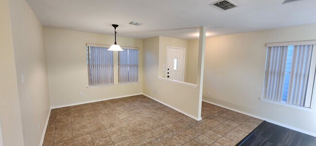 Building Photo - Heritage Park Community-3Bedroom, 2.5 Bathroom-