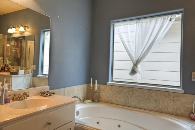 Building Photo - 1315 Birdsall St