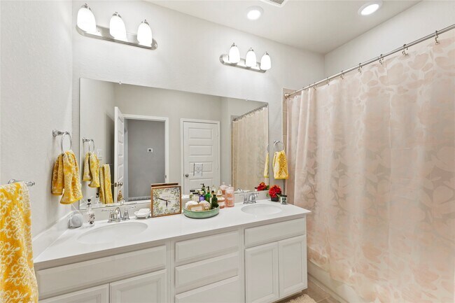 Building Photo - 1519 Beach Oak Dr