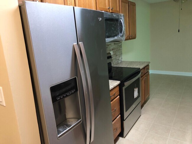 Building Photo - 7425 Brookdale Dr
