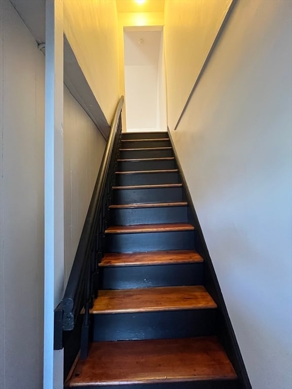 Building Photo - 36 Everett St