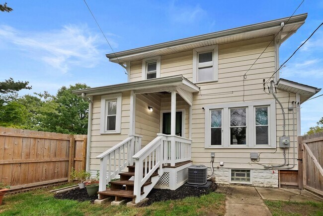 Building Photo - 1473 Arlington Ave