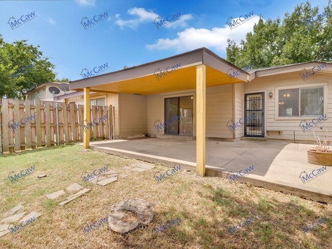 Building Photo - 2409 Sendero Trail