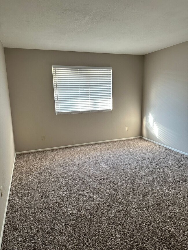 Building Photo - Newly remodeled Tempe 3 bed / 2 bath home ...
