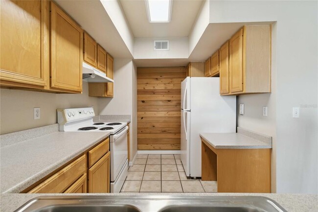 Building Photo - 1010 Villagio Cir