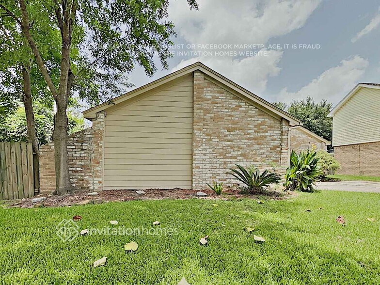 Building Photo - 13414 Pantano Dr