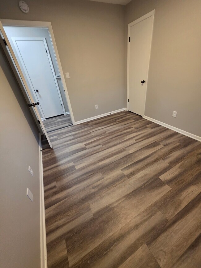 Building Photo - 1024 Spring St