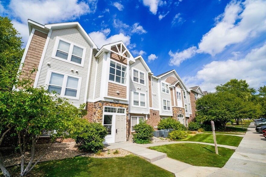 Brentwood Park Apartments 10736 Brentwood Dr La Vista NE 68128