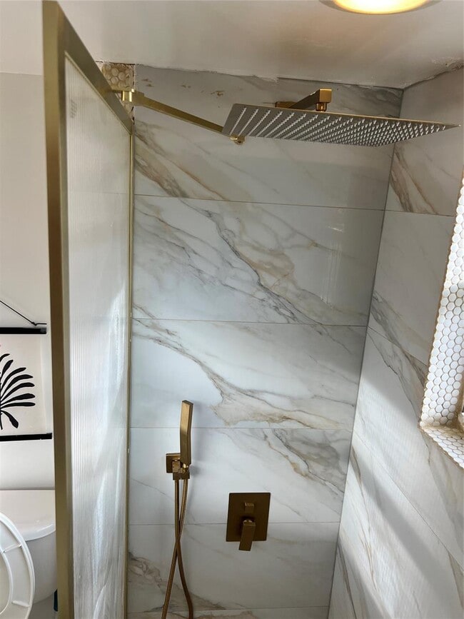 Building Photo - 400 NW 19th Terrace