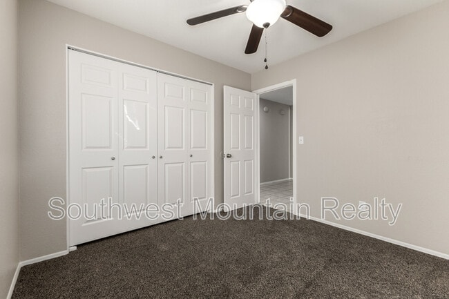 Building Photo - 5526 E Forge Ave