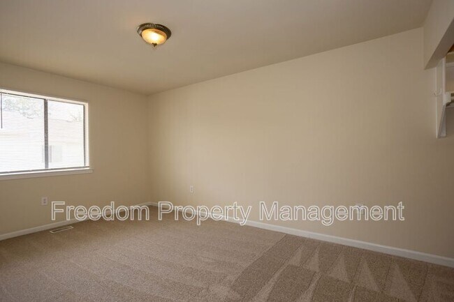 Building Photo - 9327 Woodlea Ct