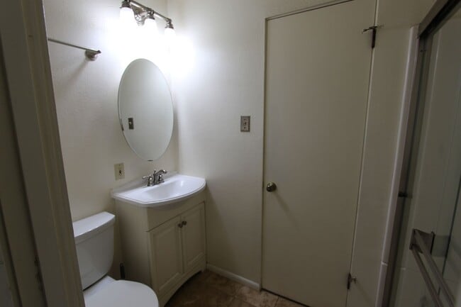 Building Photo - AVAILABLE NOW!  3-Bedroom Home in Bow and ...