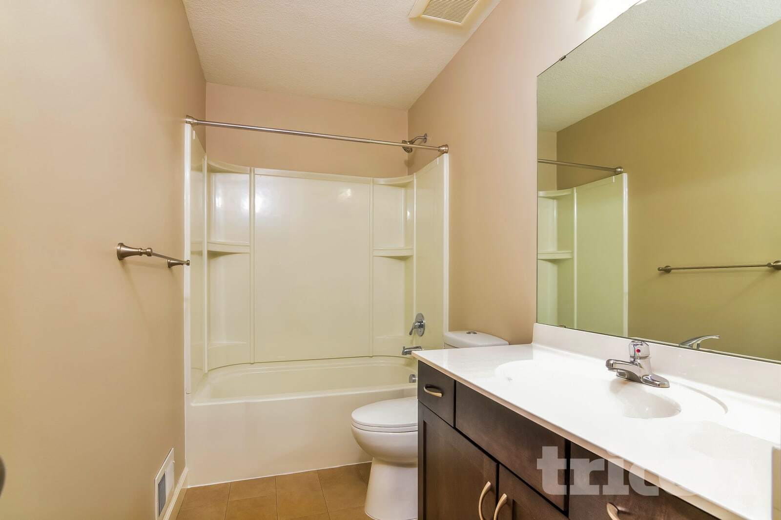 Building Photo - 14060 Ailesbury Ave