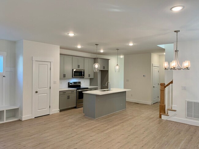 Building Photo - 5214 Campbell Ave