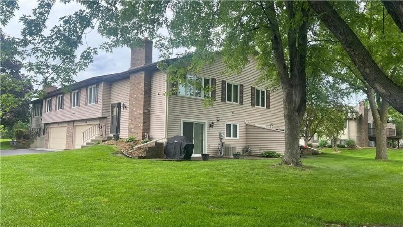 Primary Photo - 9486 Kingsview Ln N