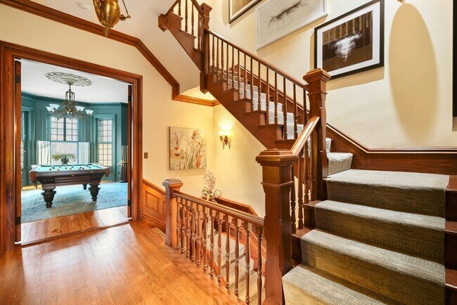 Building Photo - 381 Beacon St
