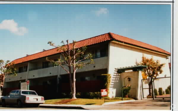 Primary Photo - Lowden Arms Apartments