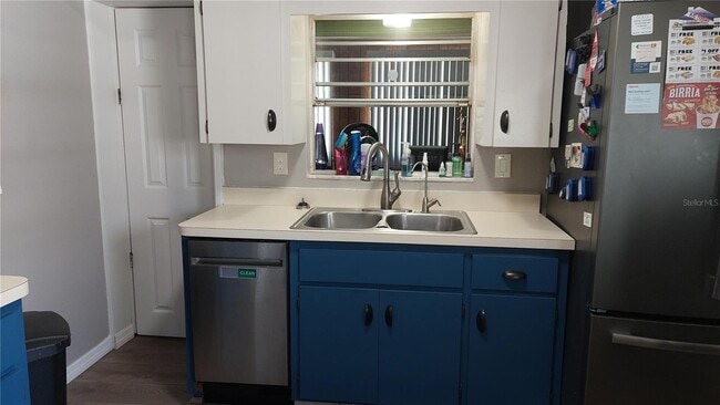 Double Sink, New Dishwasher, French Door Fridge - 5318 17th St W