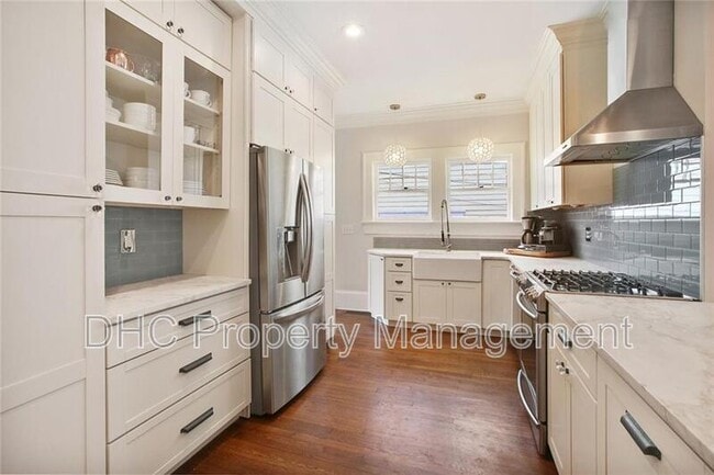 Building Photo - 939 Euclid Ave NE