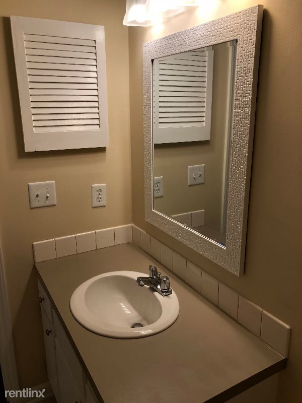 Building Photo - 2 br, 2 bath Condo - 2108 Tiffany Drive