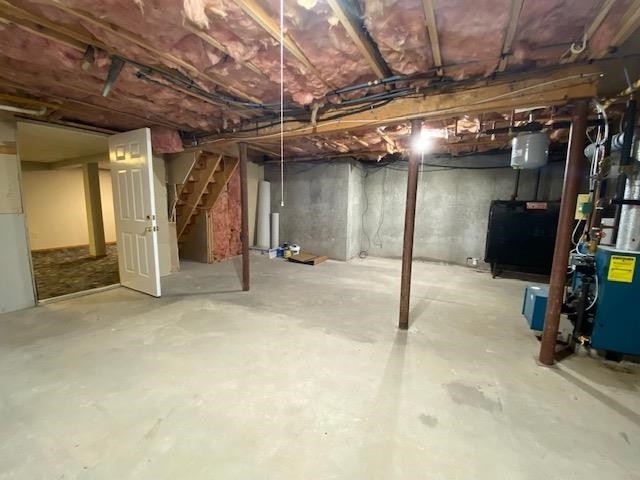 Building Photo - 439 N River Rd
