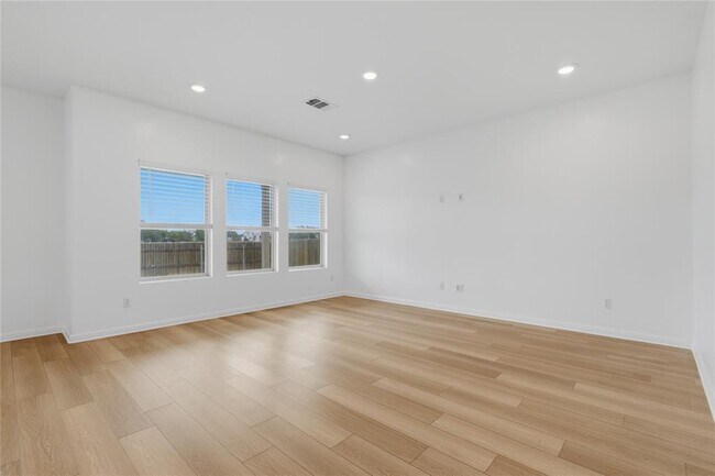 Building Photo - 12900 Cerro Castellan Trace