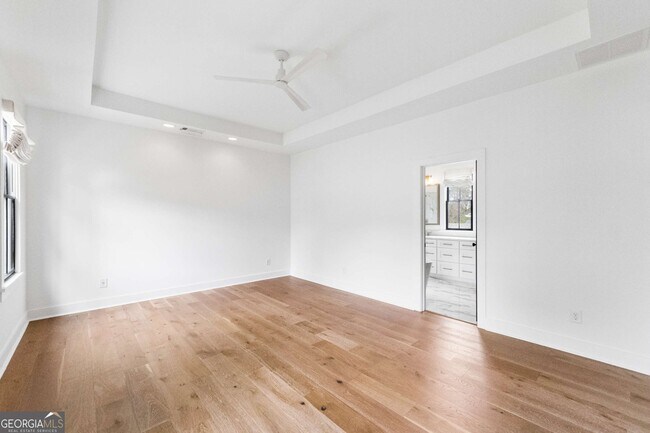 Building Photo - 98 Middle St