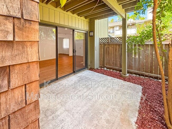 Building Photo - 1902 La Terrace Cir