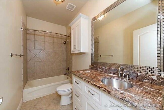 Building Photo - 3189 N Blue Star Dr