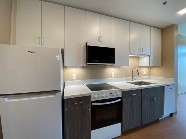 Building Photo - 83 Hanover St