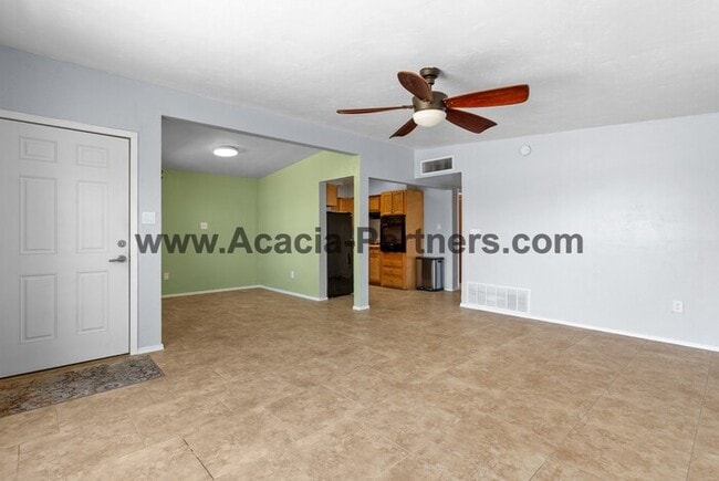 Building Photo - Two Bedroom Home with Guest House