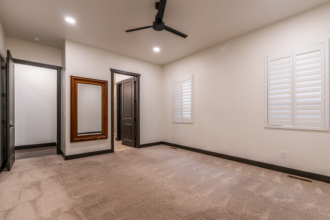 Building Photo - 2094 Two Wood Dr