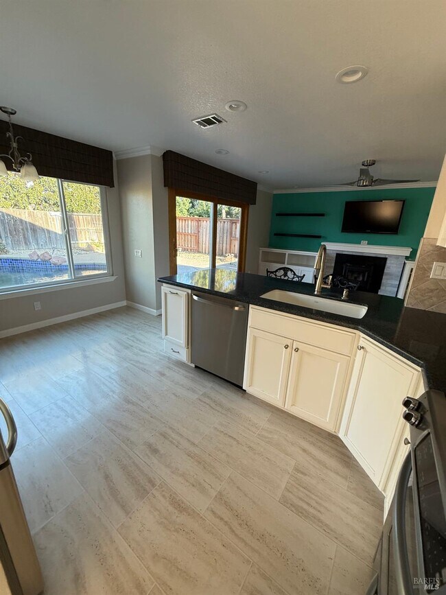 Building Photo - 503 Lupine Cir