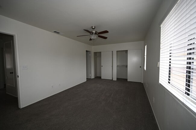 Building Photo - Spacious 3 Bed / 2.5 Bath Townhome in Gated Community – El Cajon