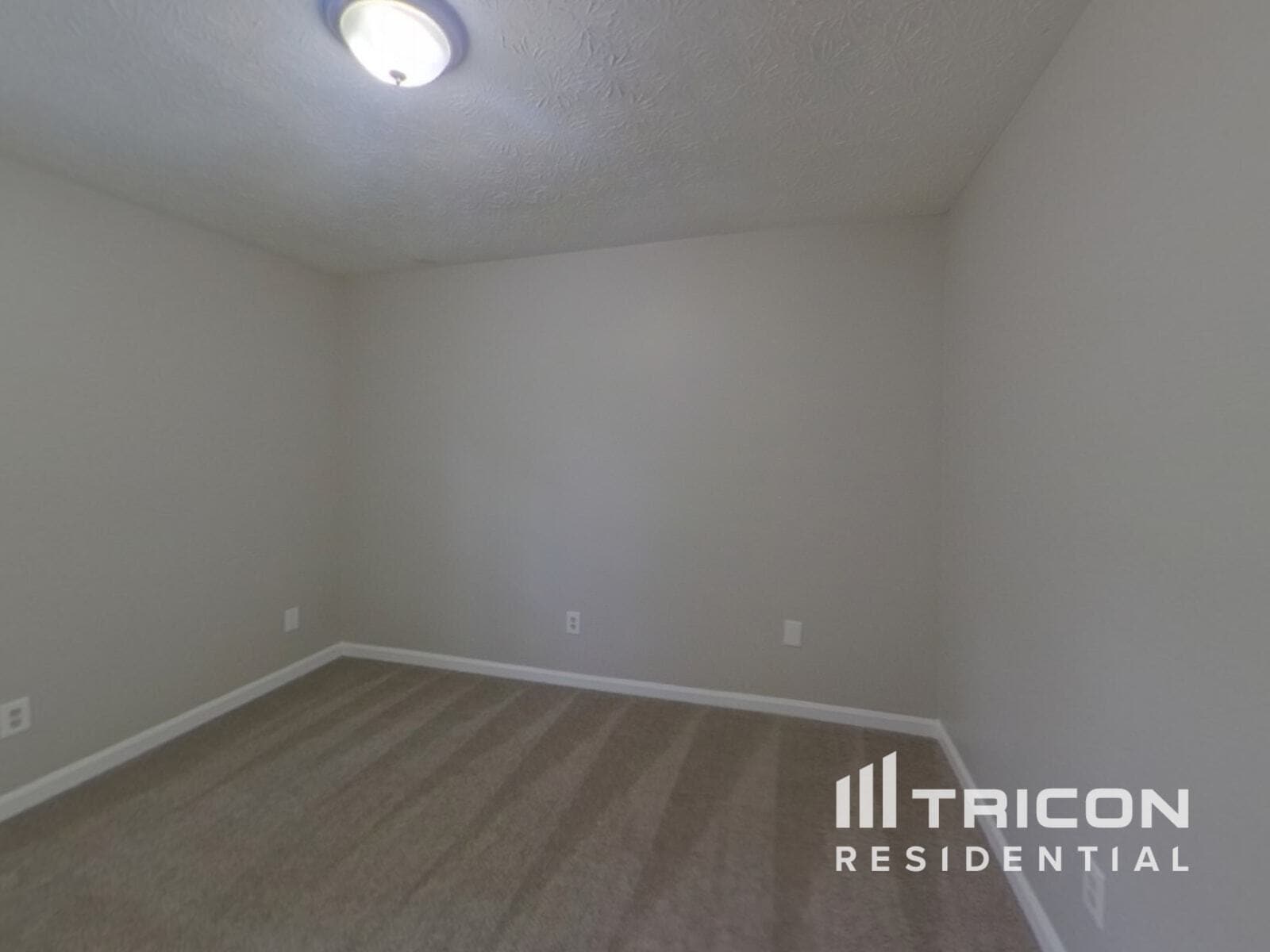 Building Photo - 5242 Selene Dr