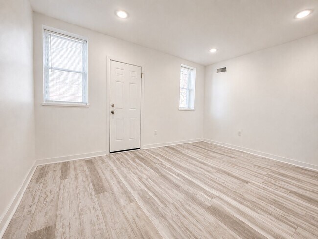 Building Photo - 129 S 51st St