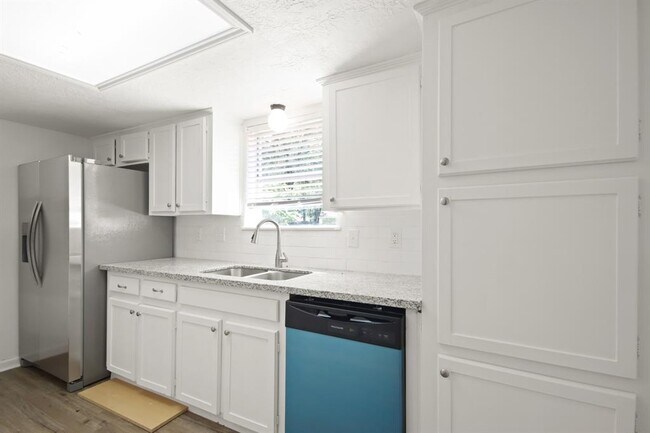 Building Photo - 24607 Green Moss Dr