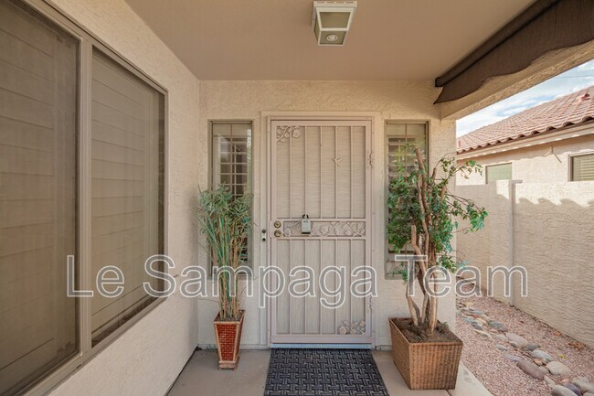 Building Photo - 1448 N Saddle St