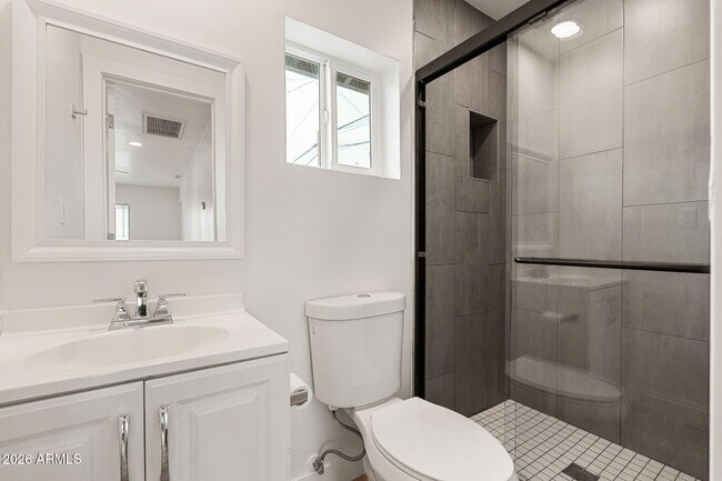 Building Photo - 1646 E McKinley St