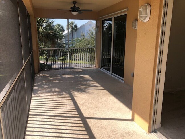 Building Photo - 15250 Riverbend Blvd
