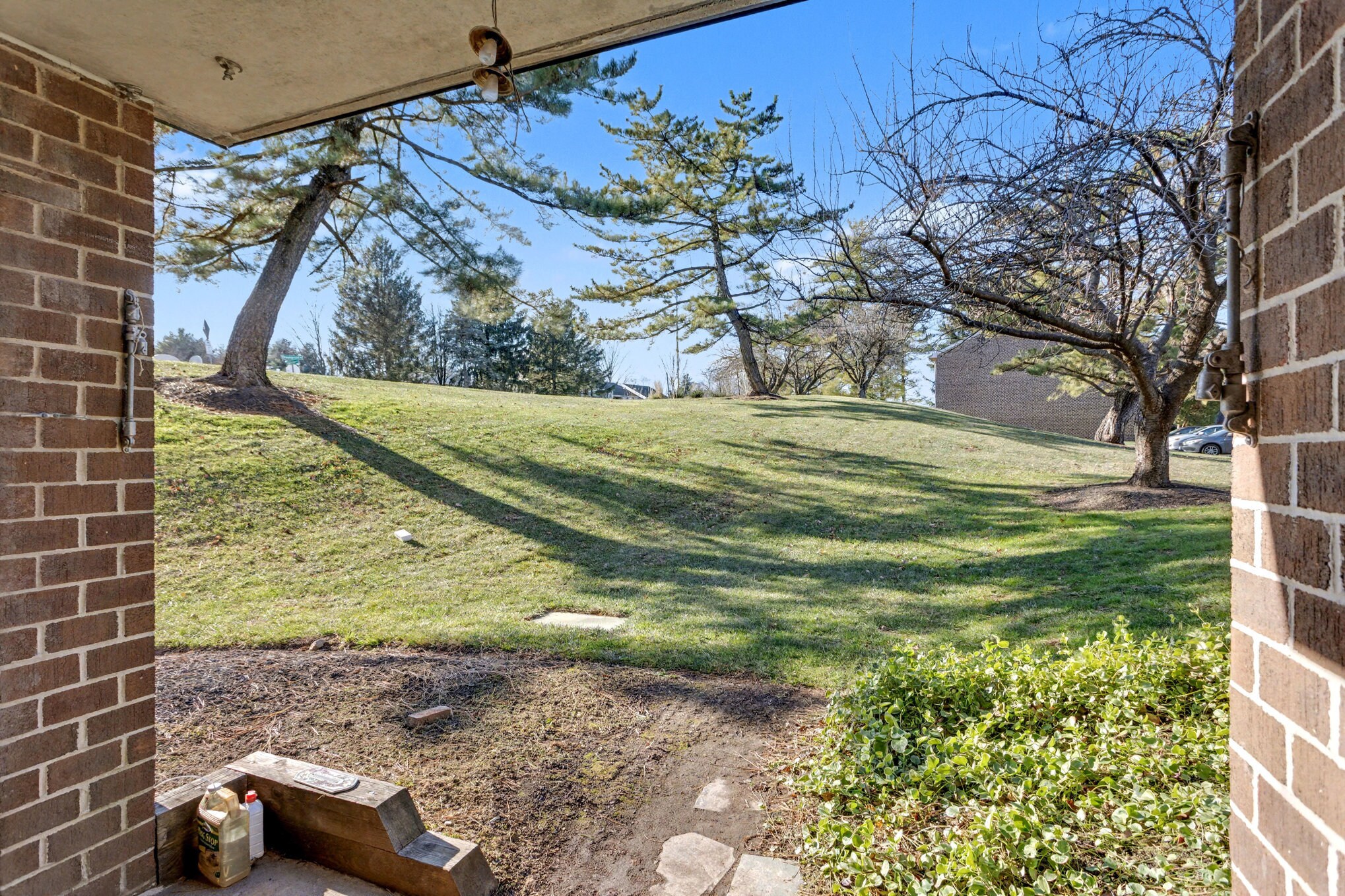 Building Photo - 13 Mullingar Ct