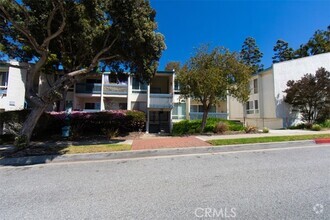 Building Photo - 904 Camino Real