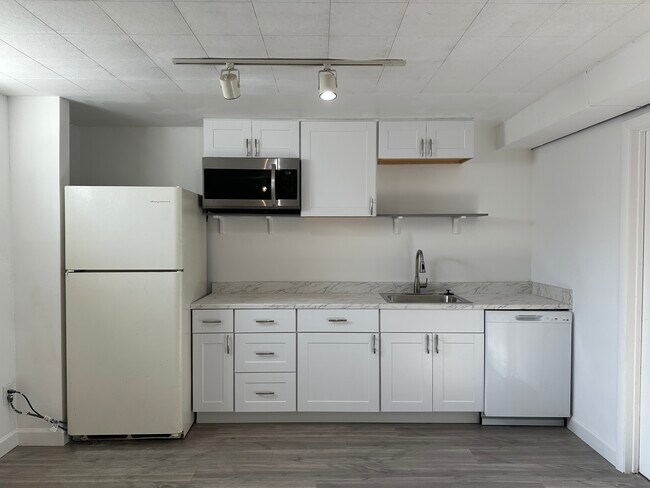 Building Photo - 10944 Larry Dr